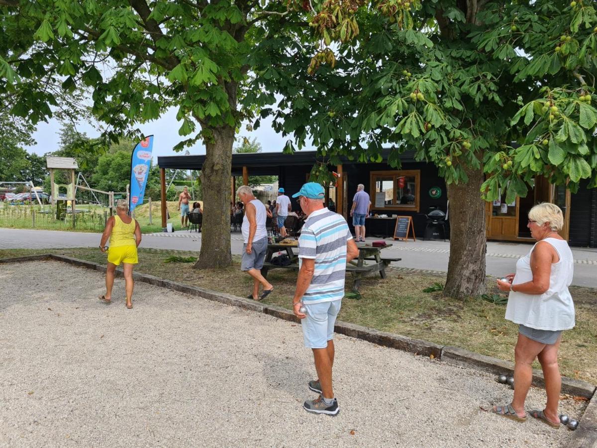 Villa Aan 'T Wiel Op Recreatiepark De Wielen Sint Maarten Eksteriør billede